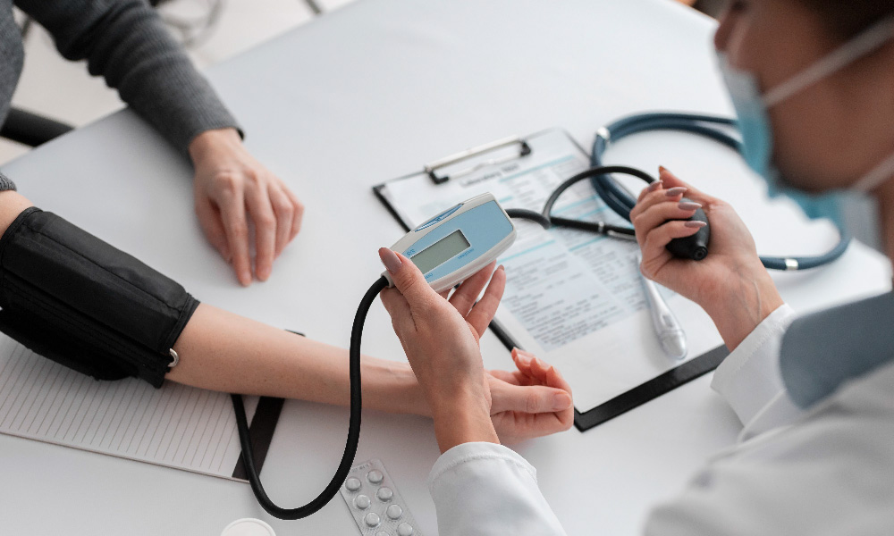 8 Cara Menjaga Kesehatan Karyawan di Kantor dan Saat WFH